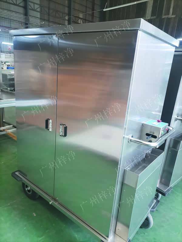 密闭式灭菌器械物品电动转运车采用304拉丝不锈钢板面板厚度:≥1.2mm,表面作拉丝亚光处理。 密闭式灭菌器械物品电动转运车采用304拉丝不锈钢板面板厚度:≥1.2mm,表面作拉丝亚光处理。